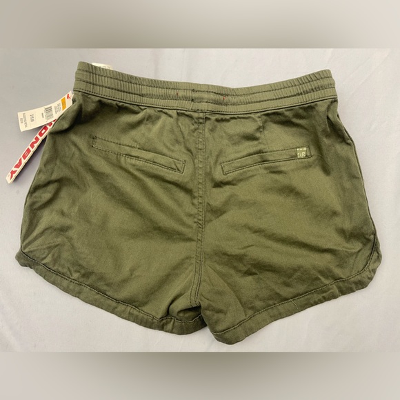 Unionbay Juniors Drawstring Cargo Shorts – Olive Green – Size S (NWT) - Picture 2 of 4